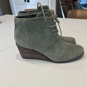 Toms wedge bootie Sz 9